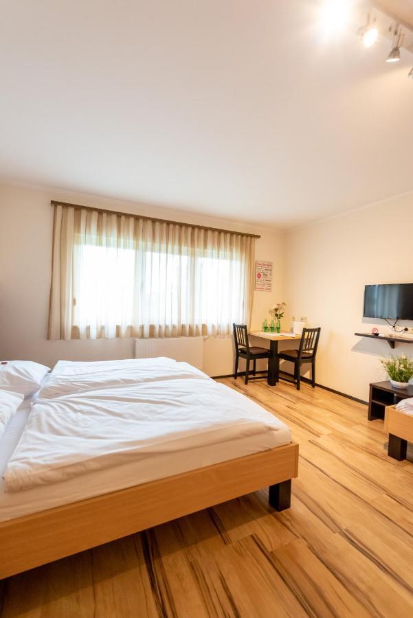 Gaestehaus Moser Mönchhof Extérieur photo